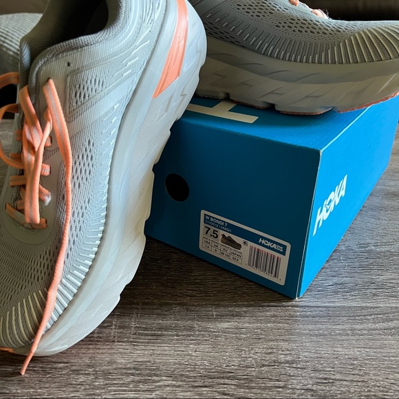 Hoka Women’s Bondi 7 Road-Running Shoes, size 7.5 - Picture 4 of 14